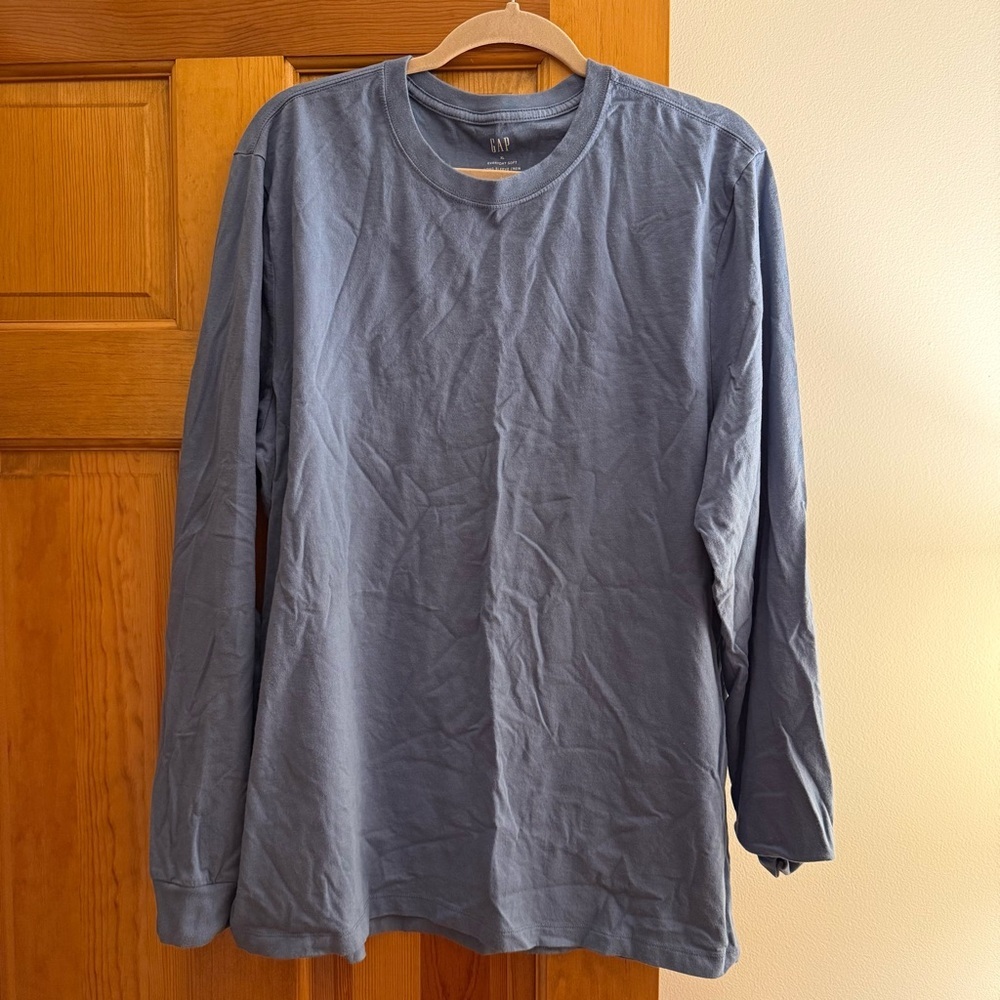 GAP Men's Blue Long Sleeve Tee NWOT